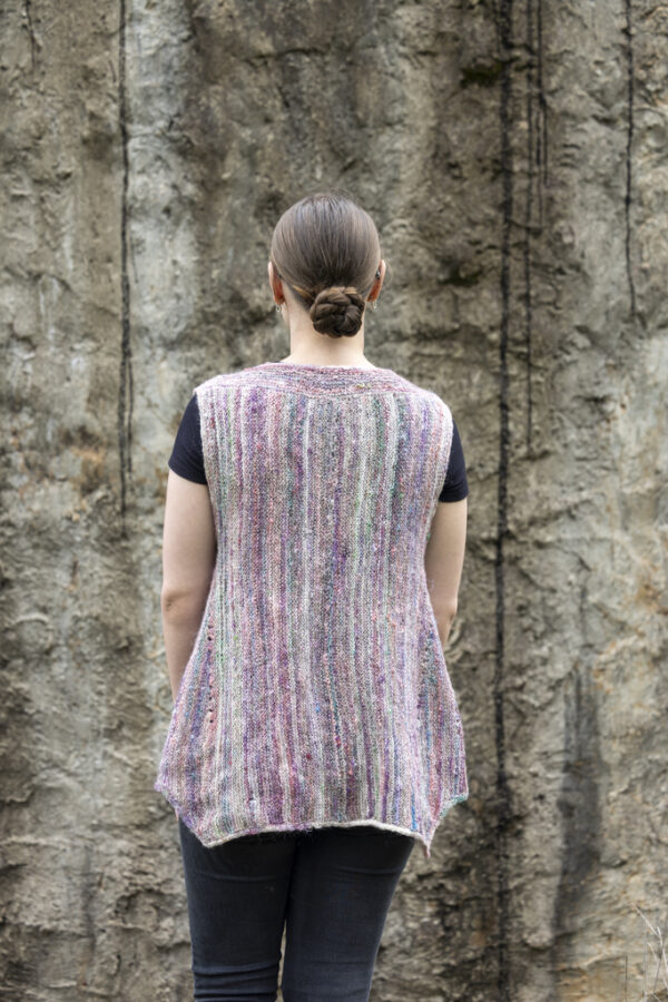 KH464 vest handspun knitted Size m/l - Image 4